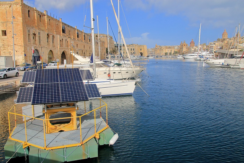 Hohes natürliches Potenzial der Sonnen- und Windenergie treffen in Malta auf eine begrenzte Flächenverfügbarkeit.