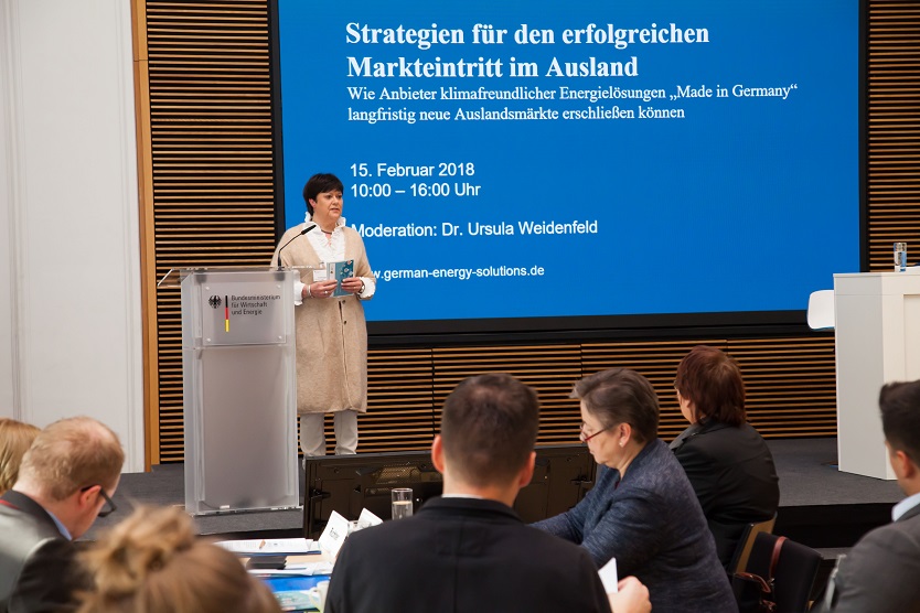Christina Wittek, Referatsleiterin der Exportinitiative Energie des BMWi, eröffnet die Veranstaltung