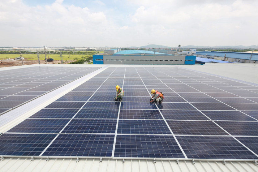 PV System on the brink of completion on the roof of Swire Cold Storage in Bac Ninh province